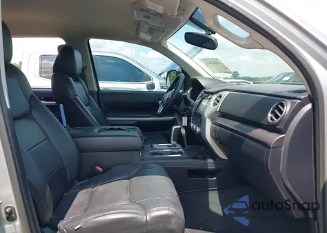 2017 Toyota Tundra Sr5 5.7L V8 z USA, uszkodzony, nr VIN 5TFDW5F1XHX621343